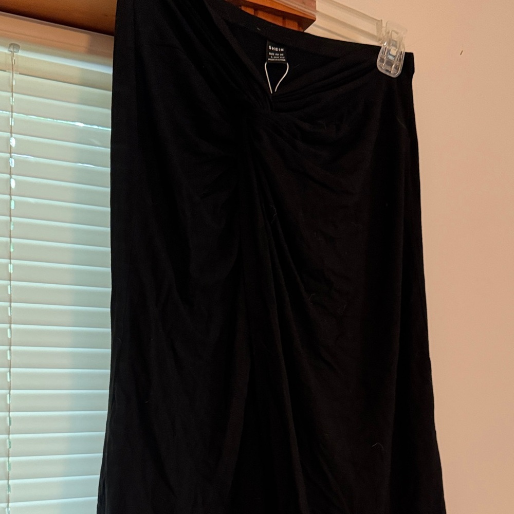 SHEIN Elegant Black Midi Skirt